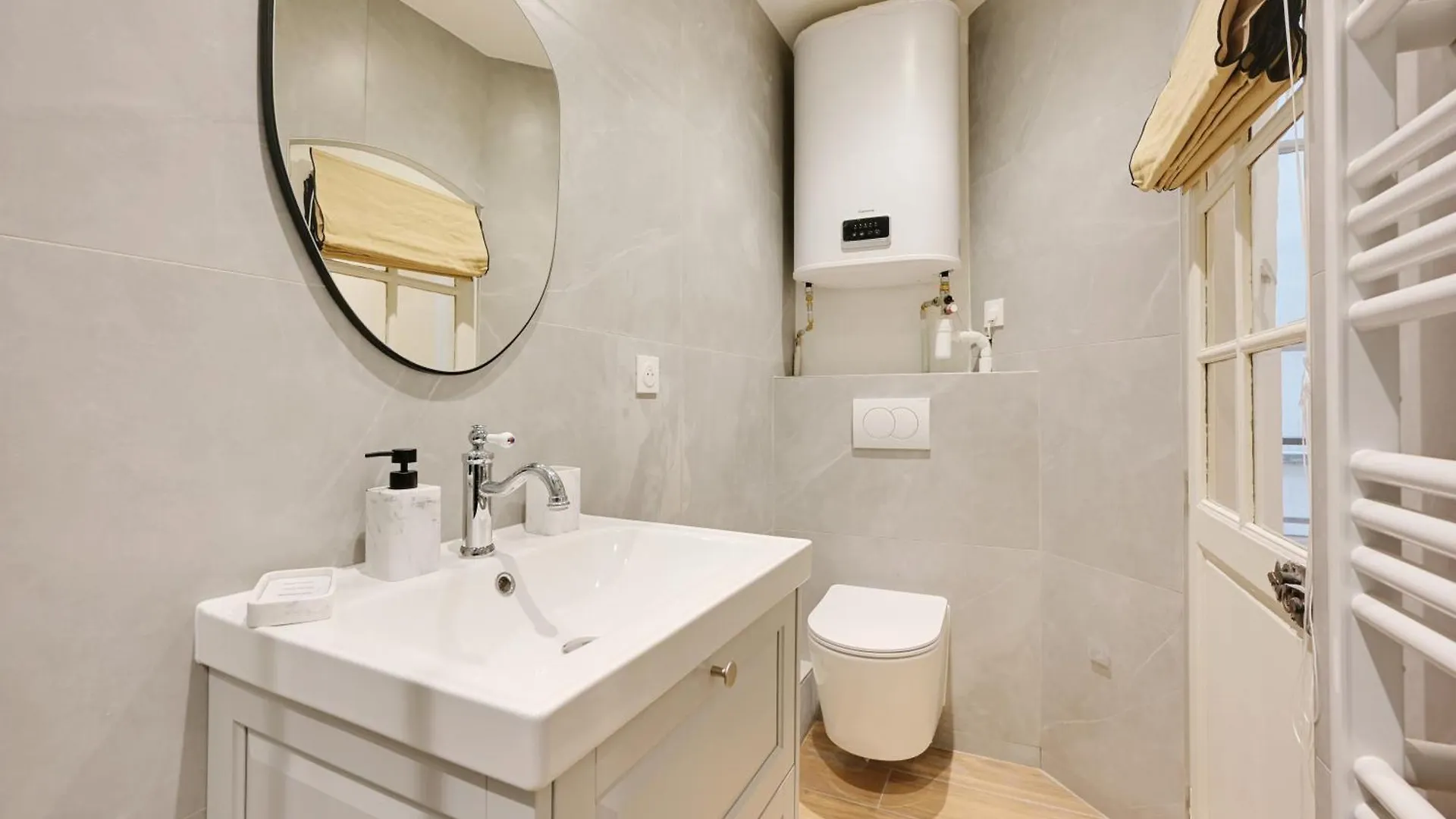 Appartement Triplex A Saint-Germain-Des-Pres باريس شقة
